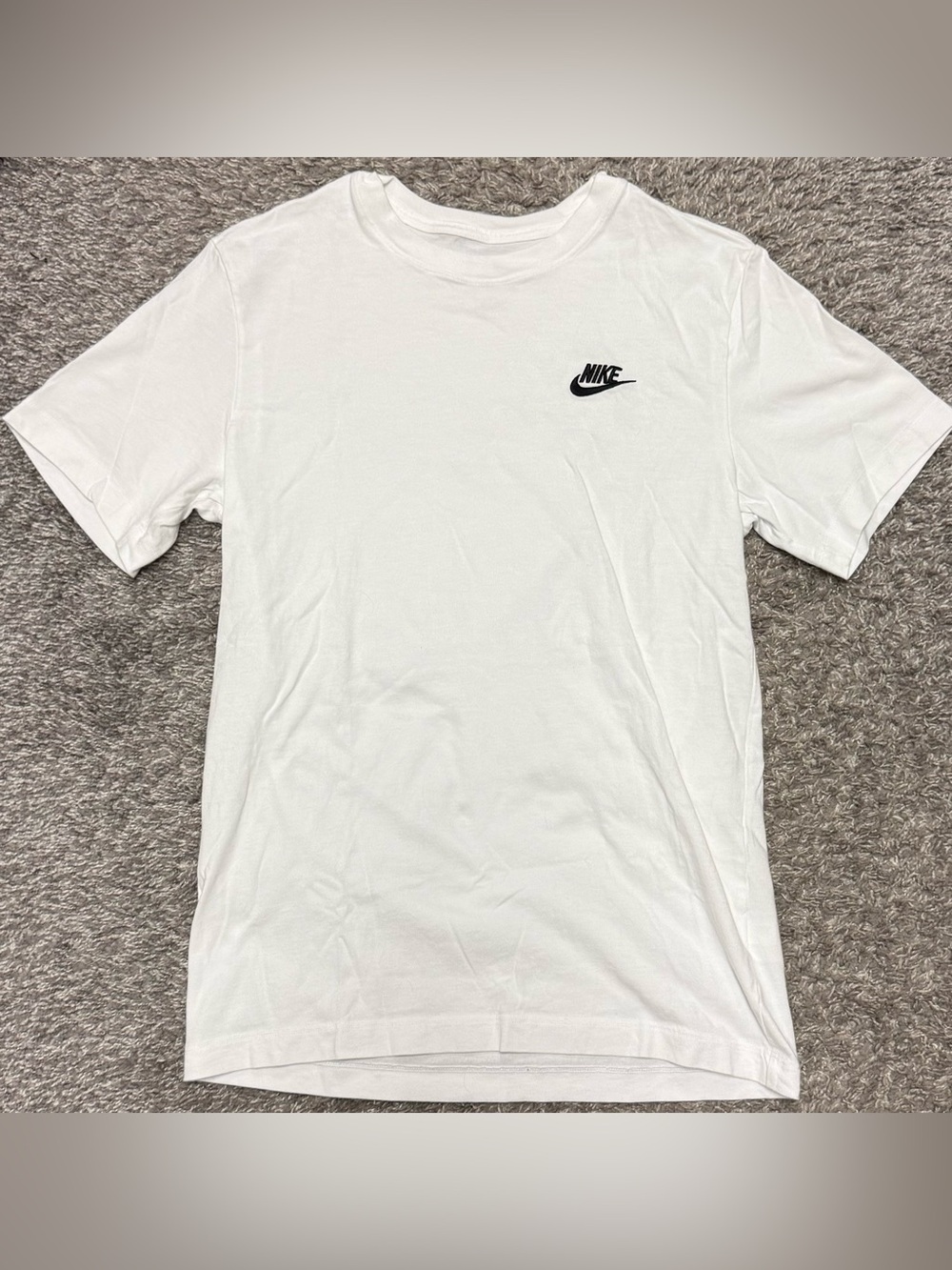 Washed/Never Worn Mens Nike SS Tee, White, embroidered logo, Size S